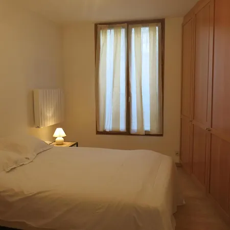 Faubourg Montmartre Citycosy *
